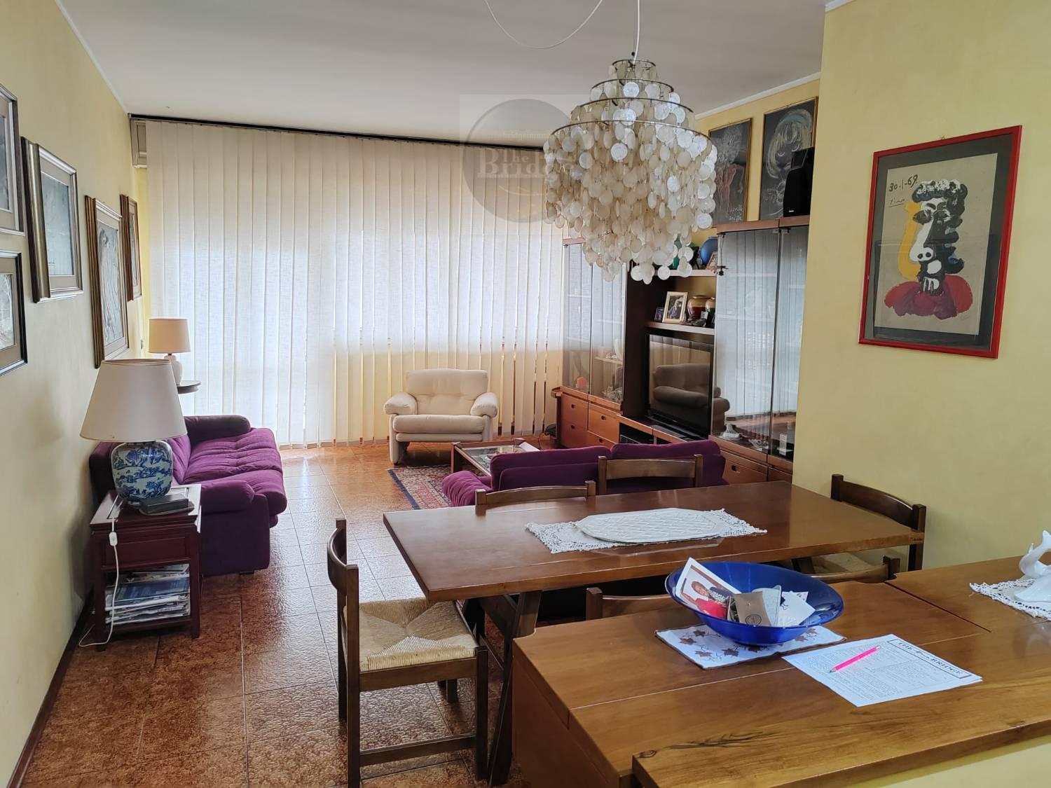 Foto 1 di 11 - Appartamento in vendita a Modena