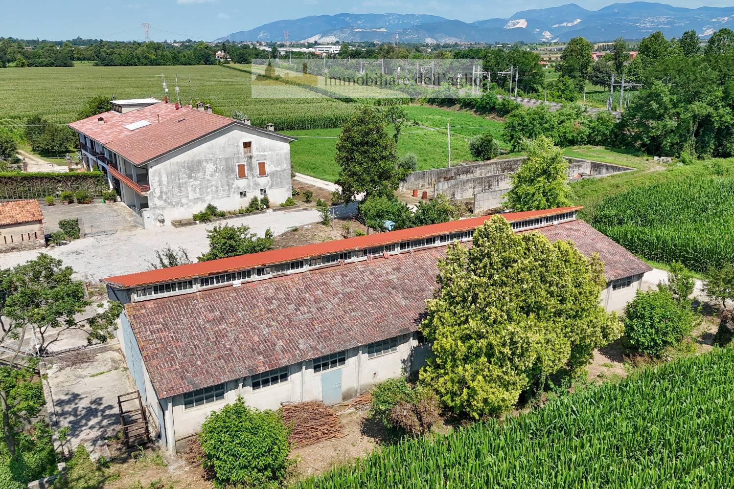 Rustico in vendita a Lonato Del Garda (BS)