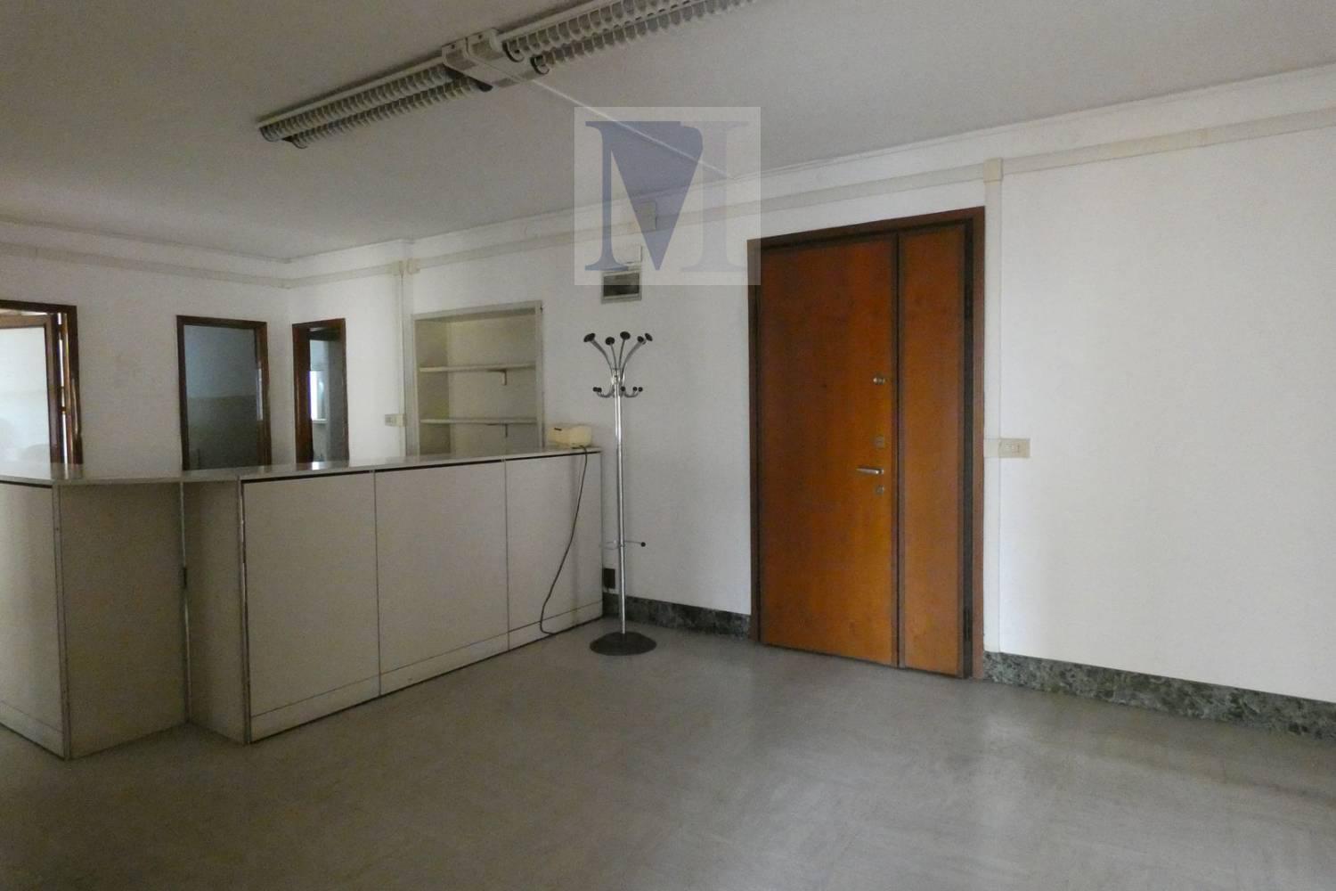Foto 2 di 30 - Appartamento in vendita a Padova