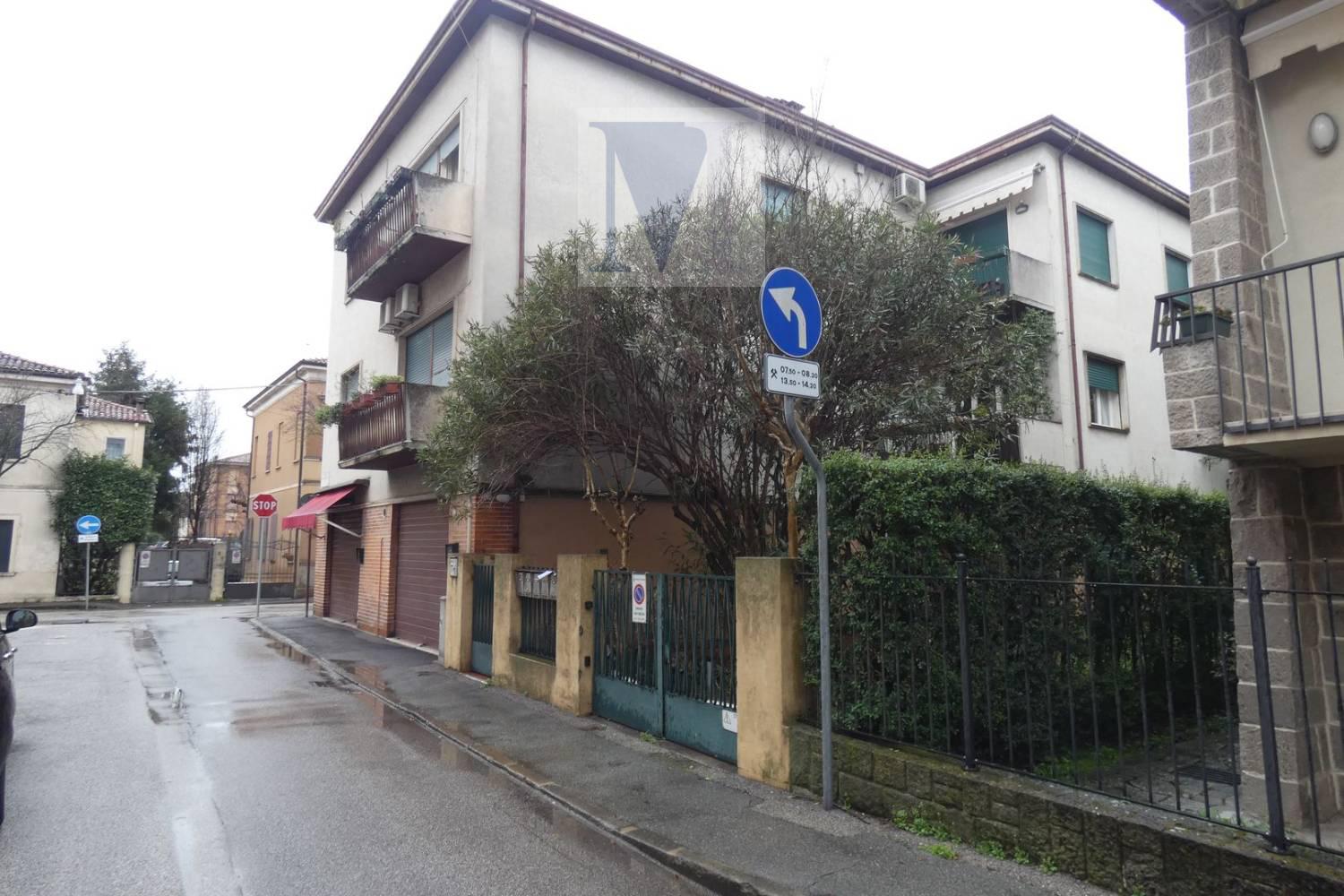 Foto 20 di 27 - Appartamento in affitto a Padova