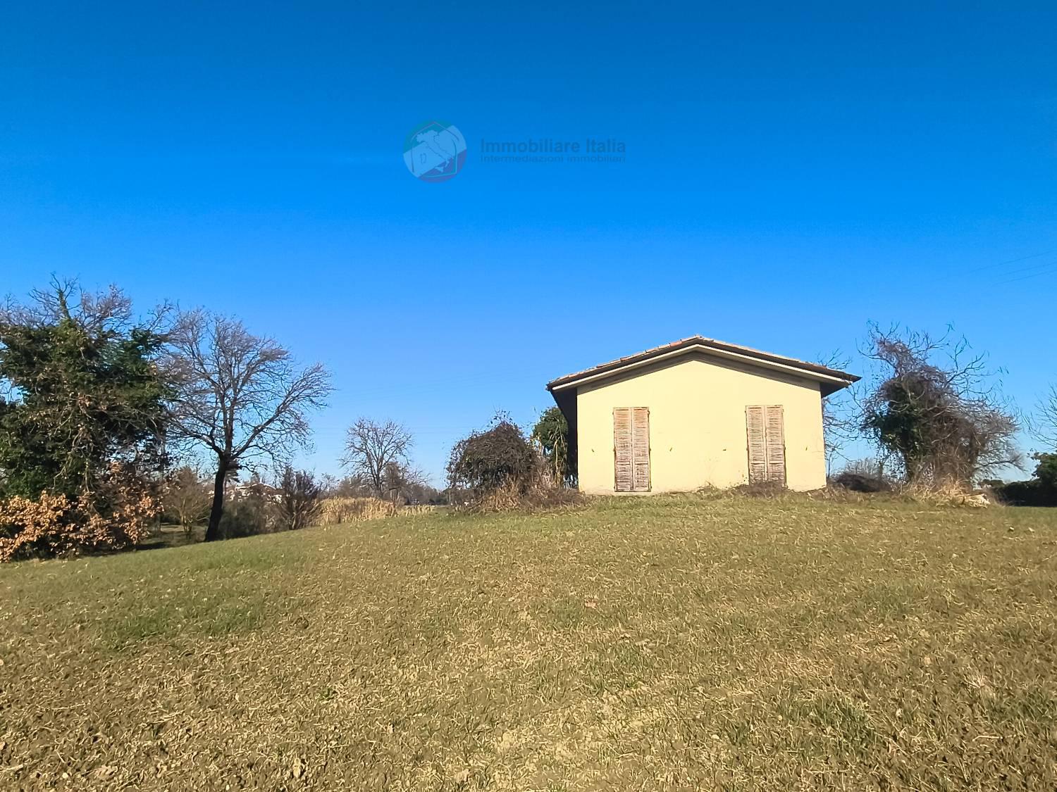 Magazzino in vendita a Misano Adriatico (RN)