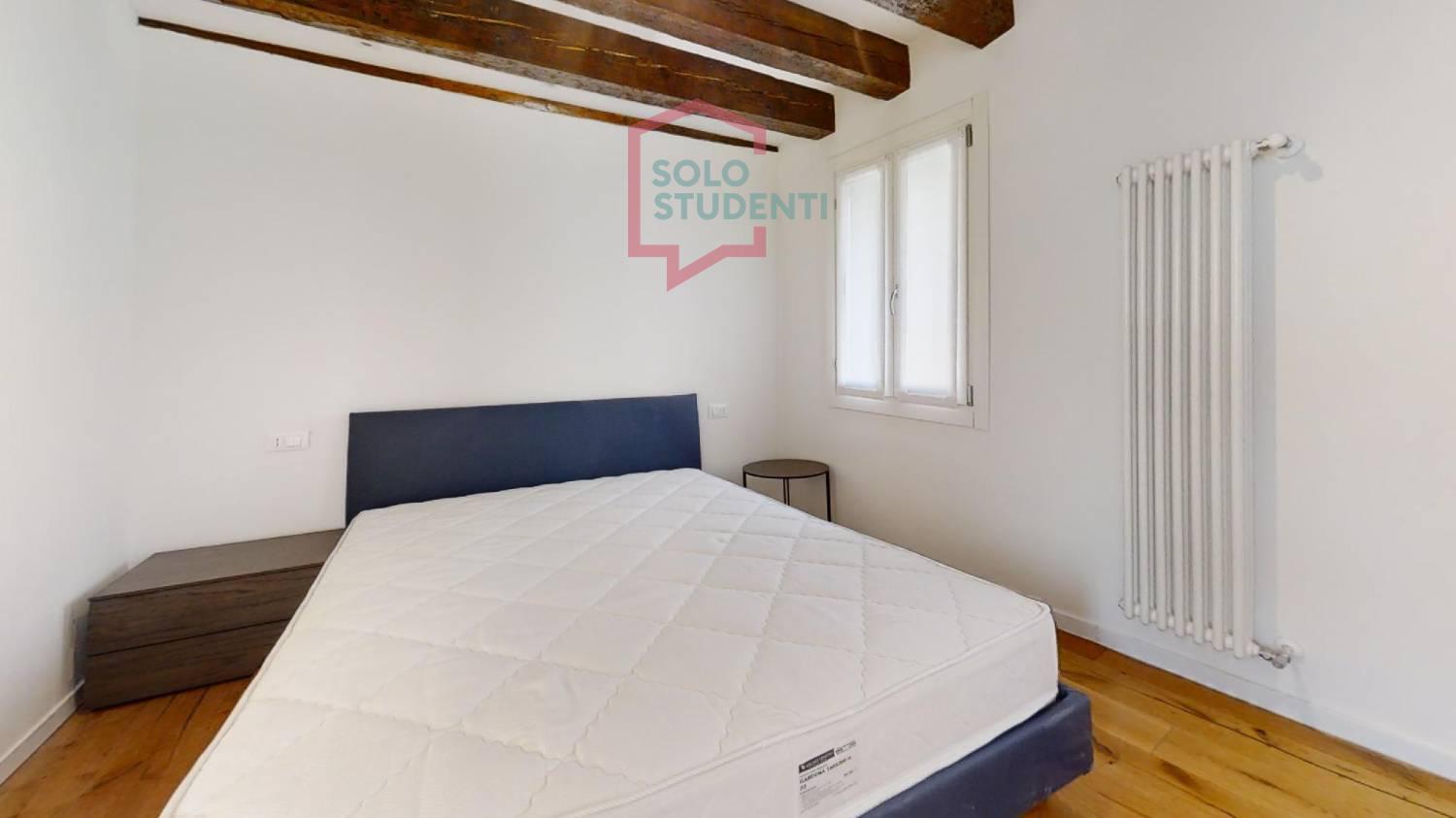 https://img.idia-cdn.it/images/wm/1759/33856/__IAAS1zU__San-Gallo-Bedroom.jpg