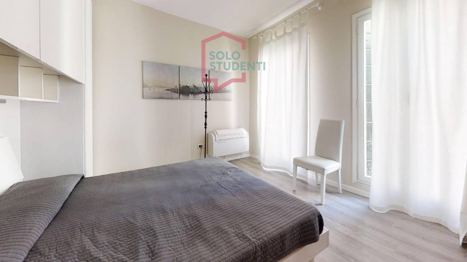 https://img.idia-cdn.it/images/wm/1759/34833/__IAAS1zU__Castello-Bedroom1.jpg