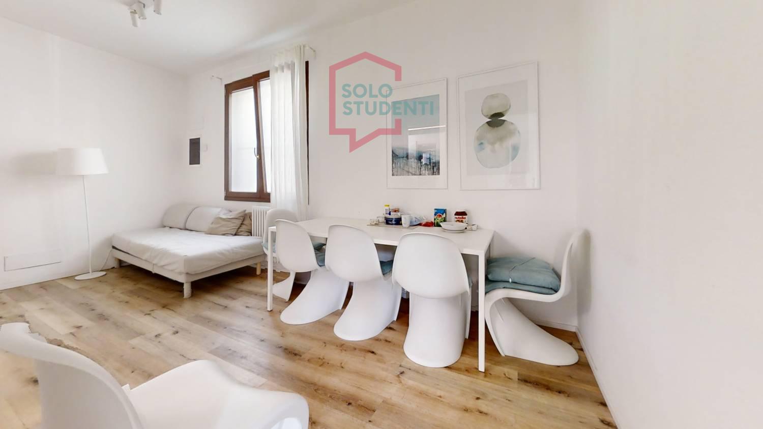 https://img.idia-cdn.it/images/wm/1759/36847/__IAAS1zU__Bedroom69.jpg