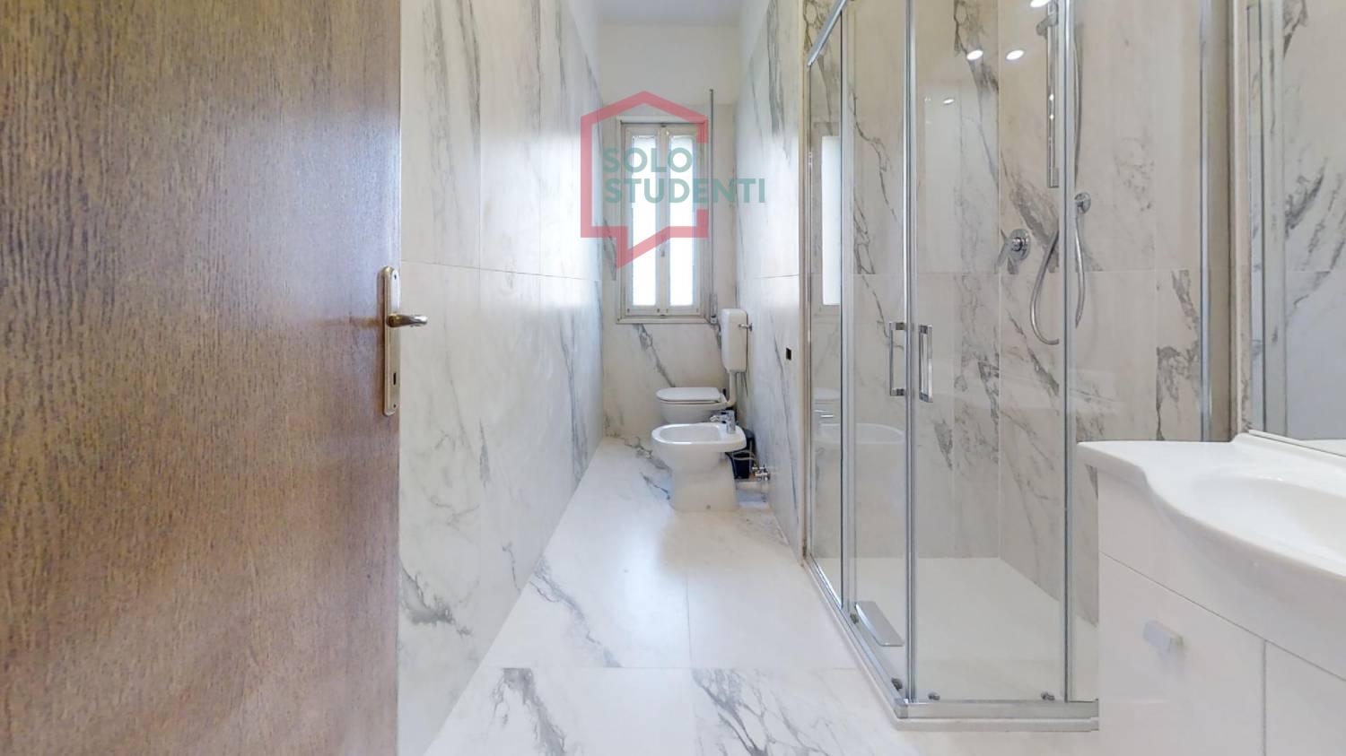 https://img.idia-cdn.it/images/wm/1759/38056/__IAAS1zU__51-Via-Giosue-Carducci-Bathroom3.jpg