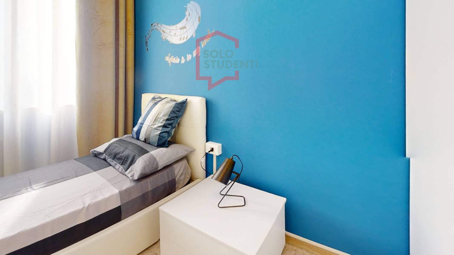 https://img.idia-cdn.it/images/wm/1759/38986/__IAAS1zU__Via-Mazzini-Bedroom.jpg