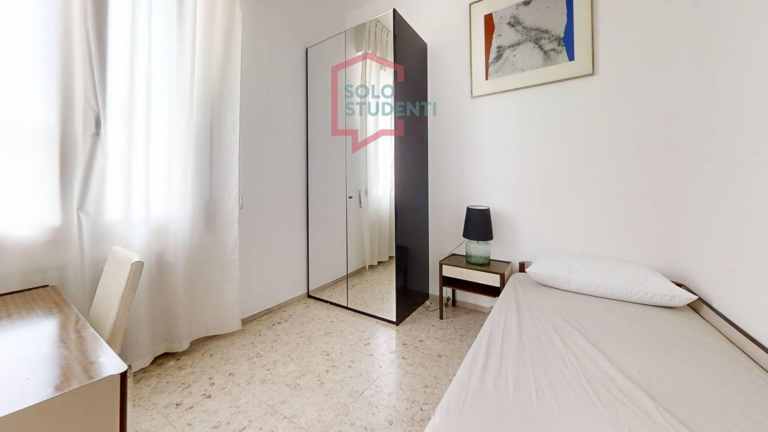 https://img.idia-cdn.it/images/wm/1759/46065/__IAAS1zU__Bedroom42.jpg