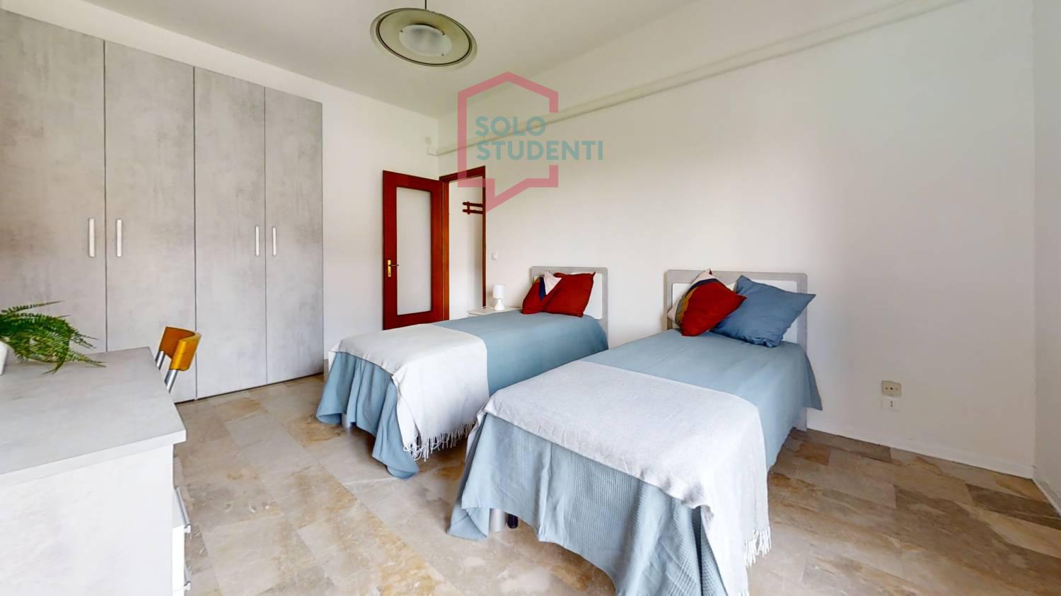 
 https://img.idia-cdn.it/images/wm/1759/46774/__IAAS1zU__Bedroom59.jpg 
