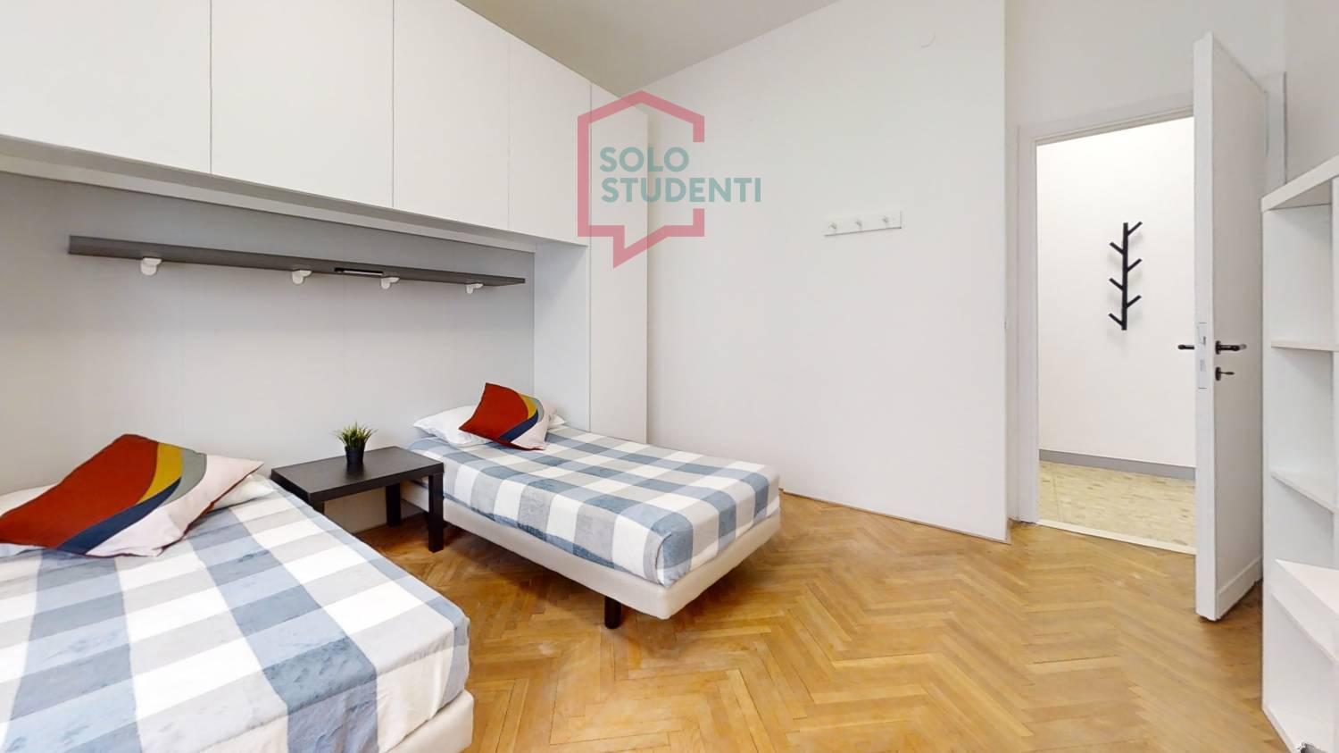 https://img.idia-cdn.it/images/wm/1759/46926/__IAAS1zU__Bedroom70_klG5xbd.jpg