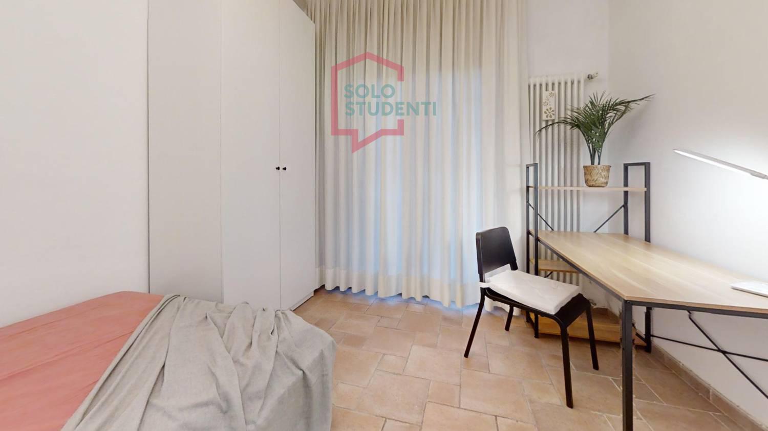 https://img.idia-cdn.it/images/wm/1759/49474/__IAAS1zU__Via-Torino-7-Bedroom_4.jpg