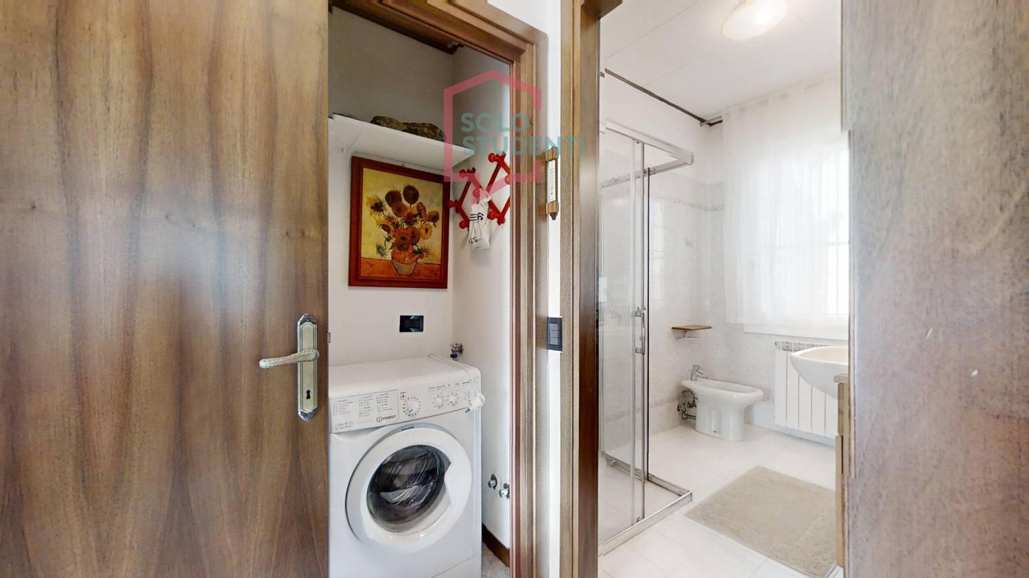 https://img.idia-cdn.it/images/wm/1759/49585/__IAAS1zU__Via-Benelli-8-12092024_151826.jpg