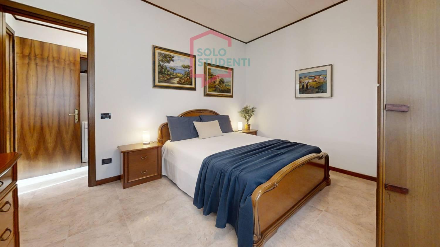 https://img.idia-cdn.it/images/wm/1759/49585/__IAAS1zU__Via-Benelli-8-Bedroom_1.jpg
