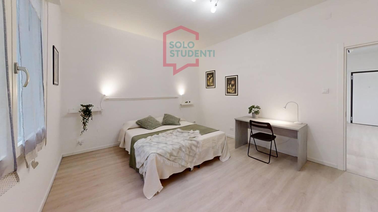 https://img.idia-cdn.it/images/wm/1759/49917/__IAAS1zU__Via-Algarotti-18-Padova-Bedroom.jpg