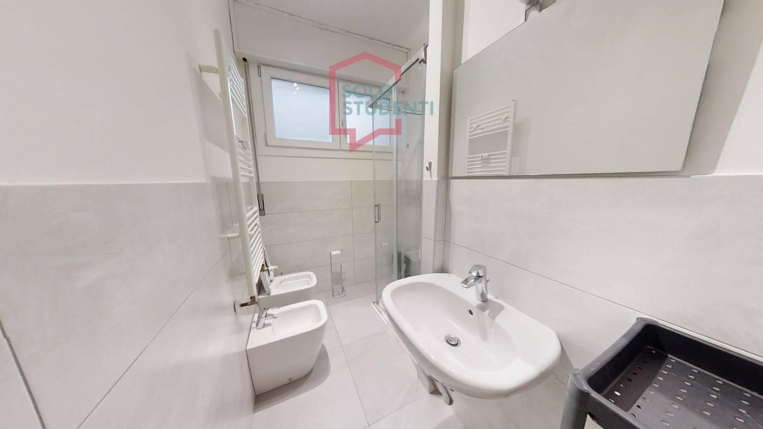 https://img.idia-cdn.it/images/wm/1759/50007/__IAAS1zU__Via-Algarotti-18-Padova-Bagno.jpg