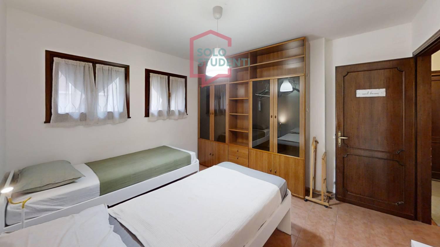 https://img.idia-cdn.it/images/wm/1759/50247/__IAAS1zU__Via-Sidney-22-Padova-Bedroom_1.jpg