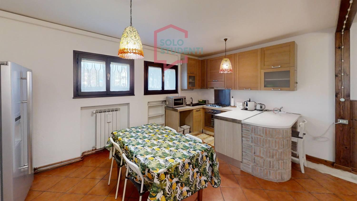 https://img.idia-cdn.it/images/wm/1759/50247/__IAAS1zU__Via-Sidney-22-Padova-Kitchen.jpg