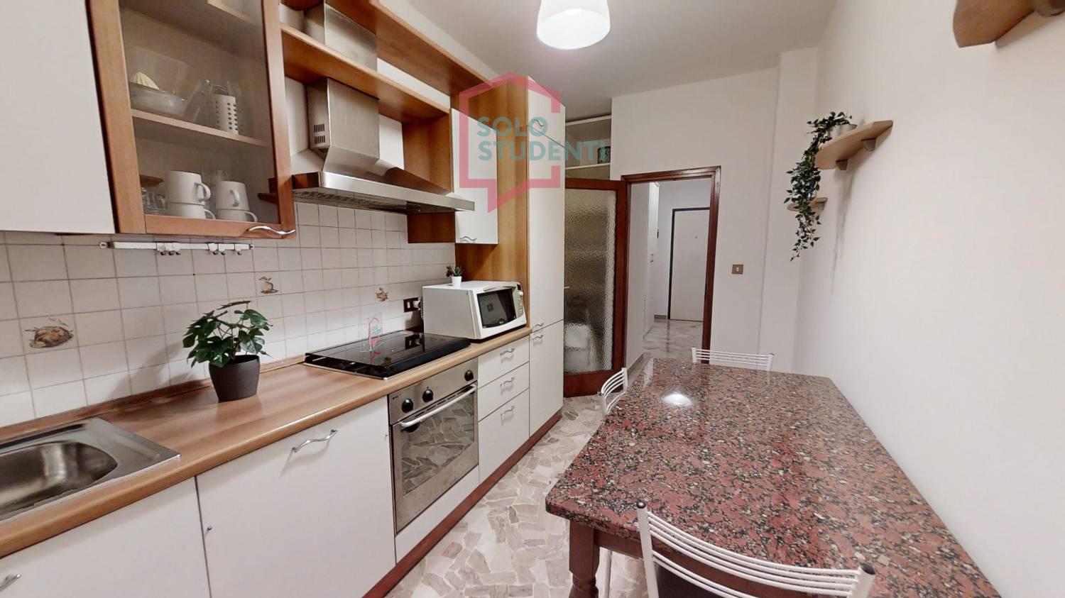 https://img.idia-cdn.it/images/wm/1759/50327/__IAAS1zU__Via-Fulvio-Testi-20-Padova-Cucina_1.jpg