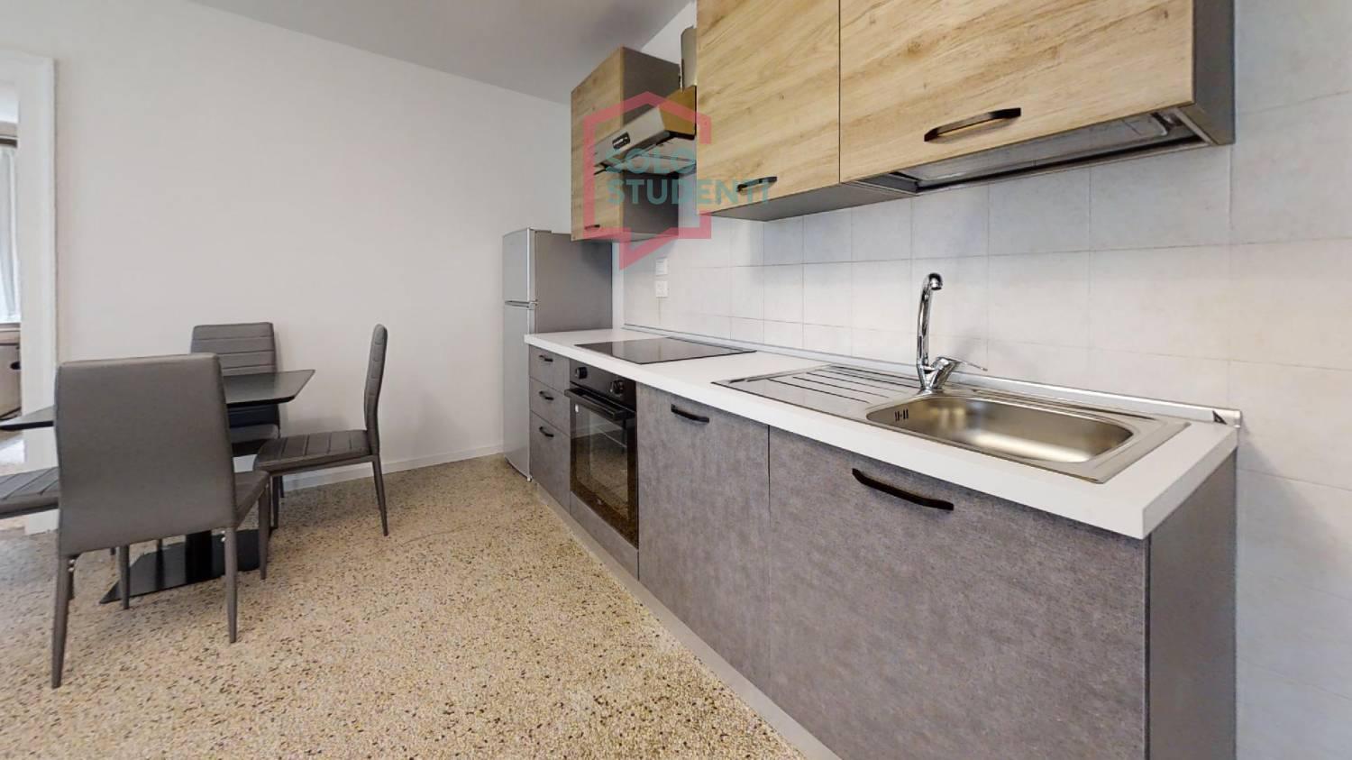 https://img.idia-cdn.it/images/wm/1759/50365/__IAAS1zU__Santi-Apostoli-1-piano-Kitchen.jpg