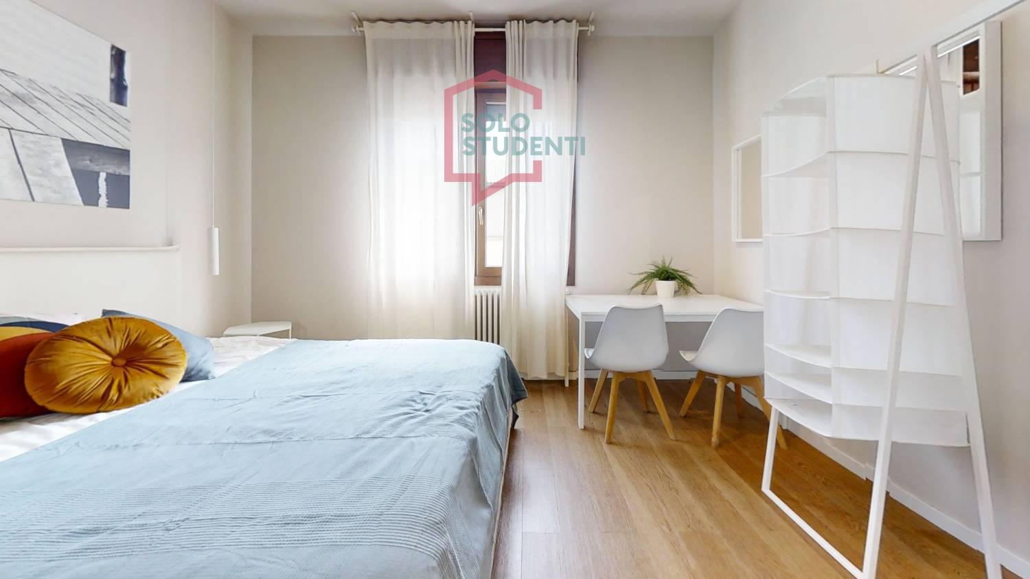 https://img.idia-cdn.it/images/wm/1759/50395/__IAAS1zU__Via-Passo-buole-5-2-Piano-Bedroom_1.jpg