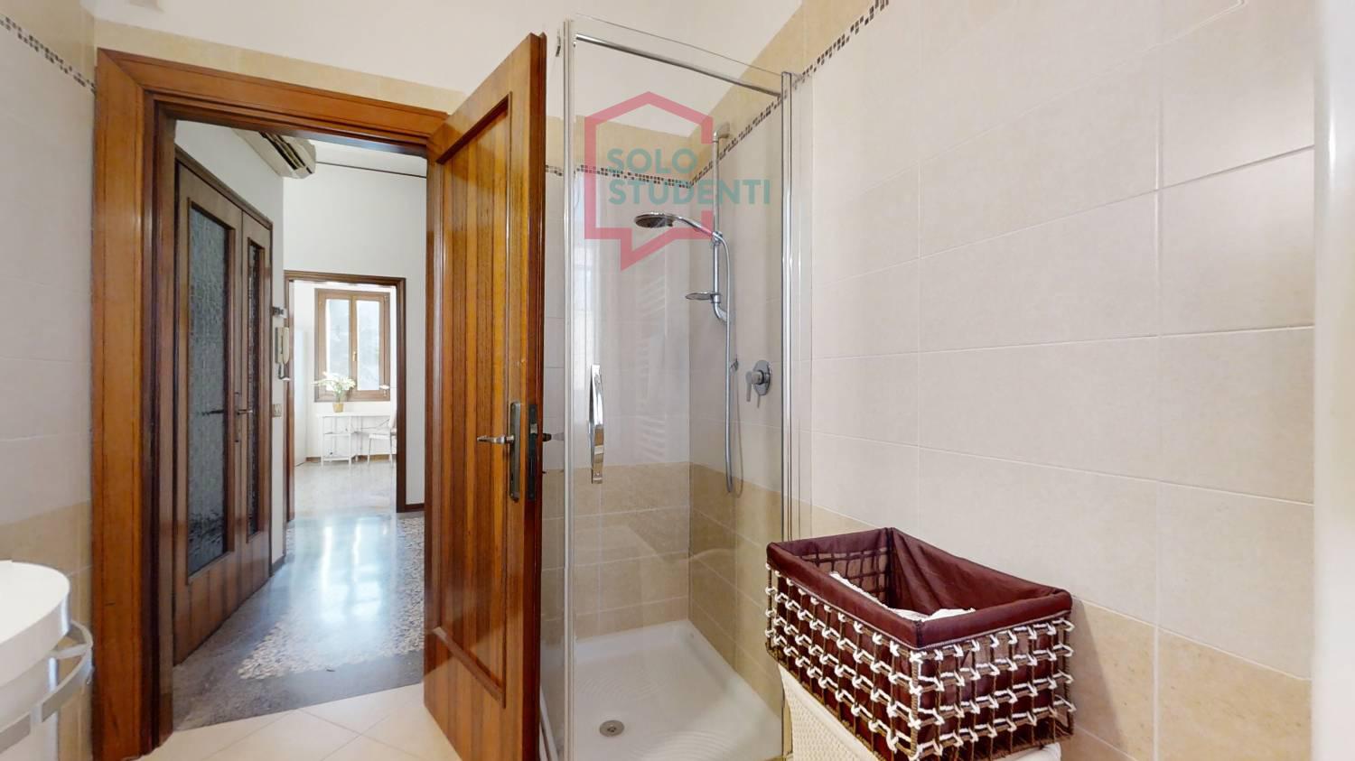 https://img.idia-cdn.it/images/wm/1759/50410/__IAAS1zU__Bagno1_-_Copia.jpg