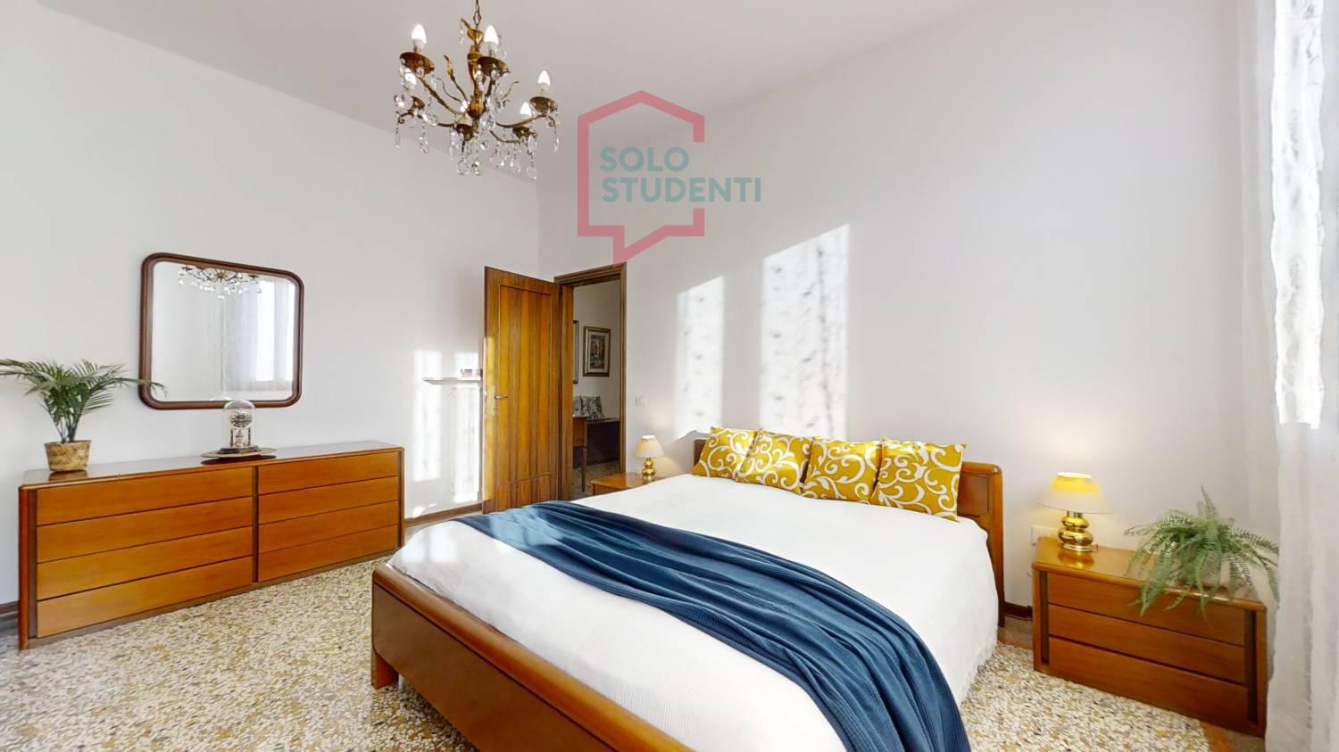 https://img.idia-cdn.it/images/wm/1759/50410/__IAAS1zU__Camera-da-letto13.jpg