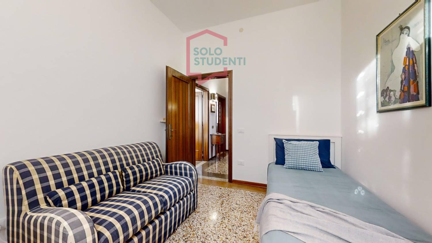 https://img.idia-cdn.it/images/wm/1759/50411/__IAAS1zU__Camera-da-letto12.jpg