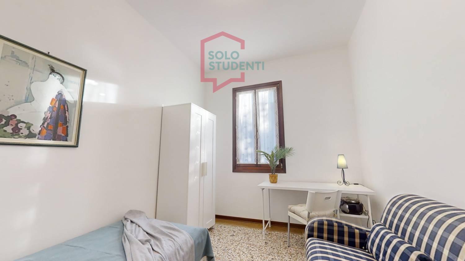 https://img.idia-cdn.it/images/wm/1759/50411/__IAAS1zU__Camera-da-letto16.jpg