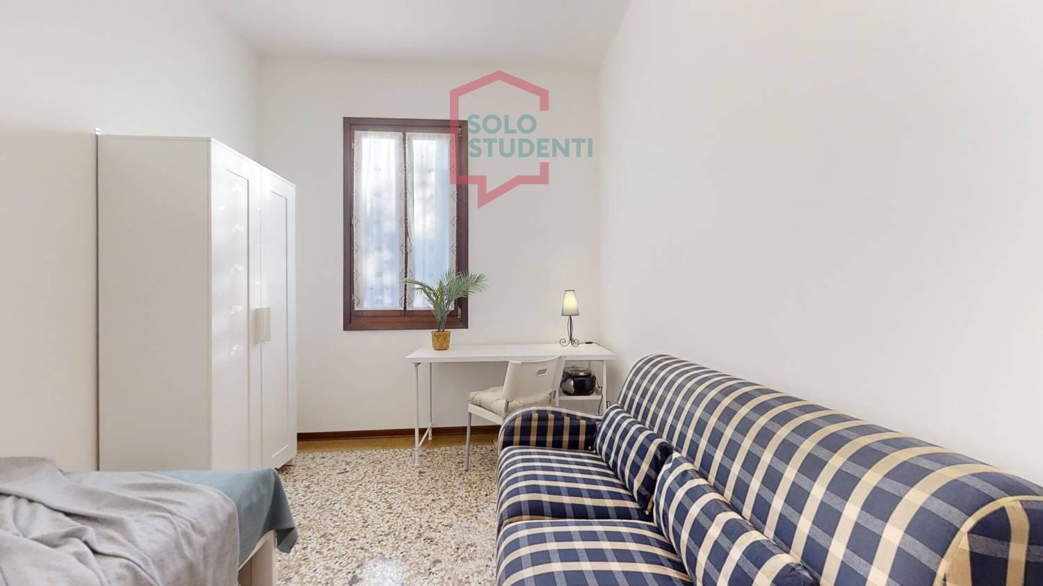 https://img.idia-cdn.it/images/wm/1759/50411/__IAAS1zU__Camera-da-letto4.jpg