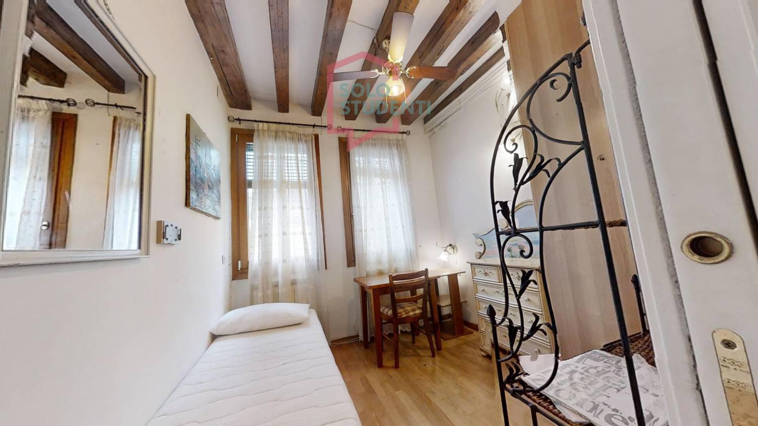 https://img.idia-cdn.it/images/wm/1759/50413/__IAAS1zU__Castello-2806-Venezia-09212024_161929.jpg