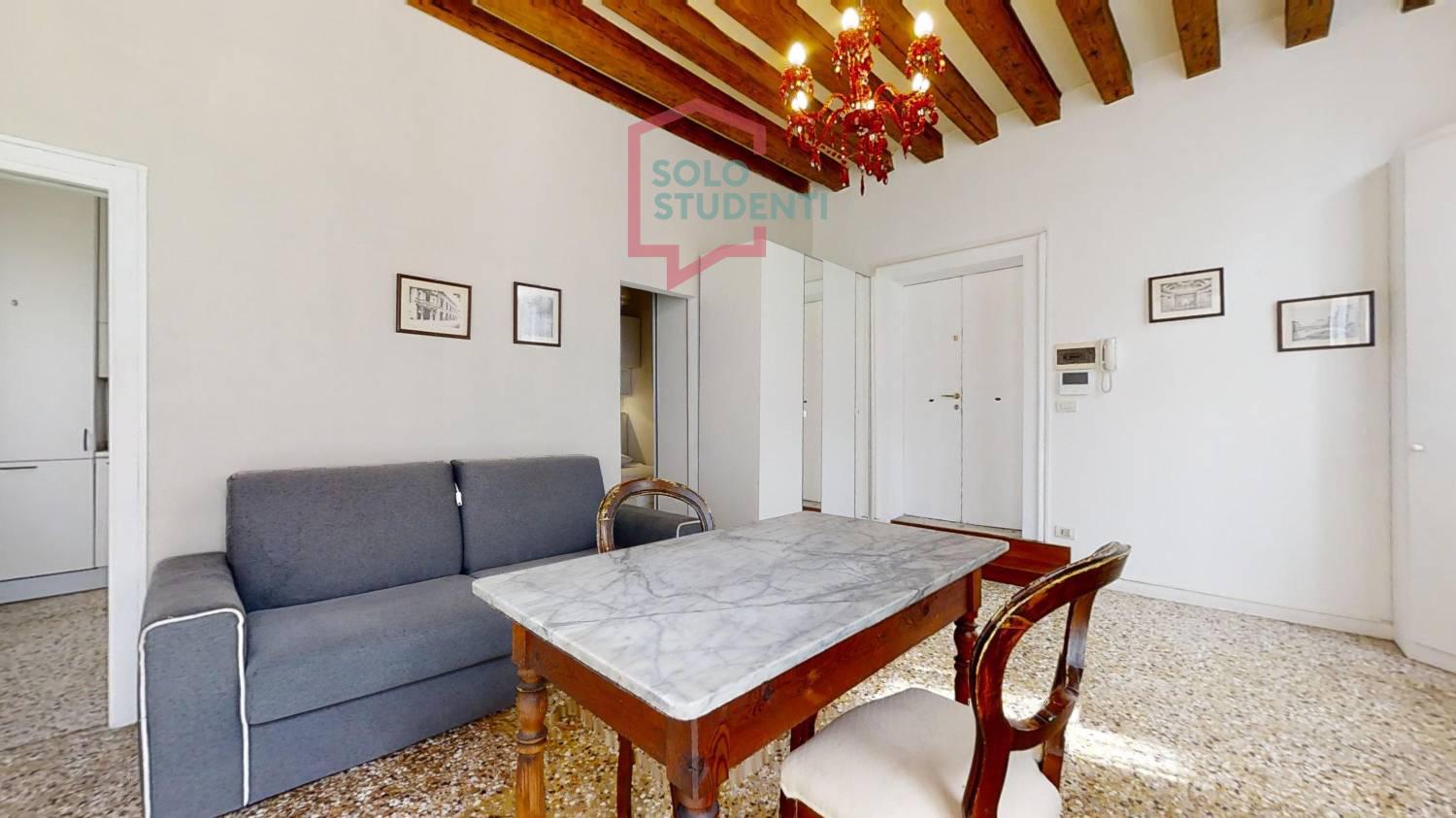 https://img.idia-cdn.it/images/wm/1759/50436/__IAAS1zU__San-Polo-1317-venezia-06182023_2129351.jpg