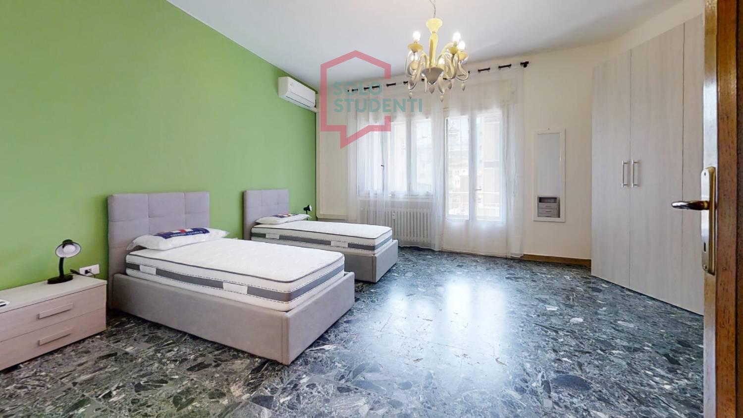 https://img.idia-cdn.it/images/wm/1759/50441/__IAAS1zU__51-Via-Giosue-Carducci-Bedroom.jpg