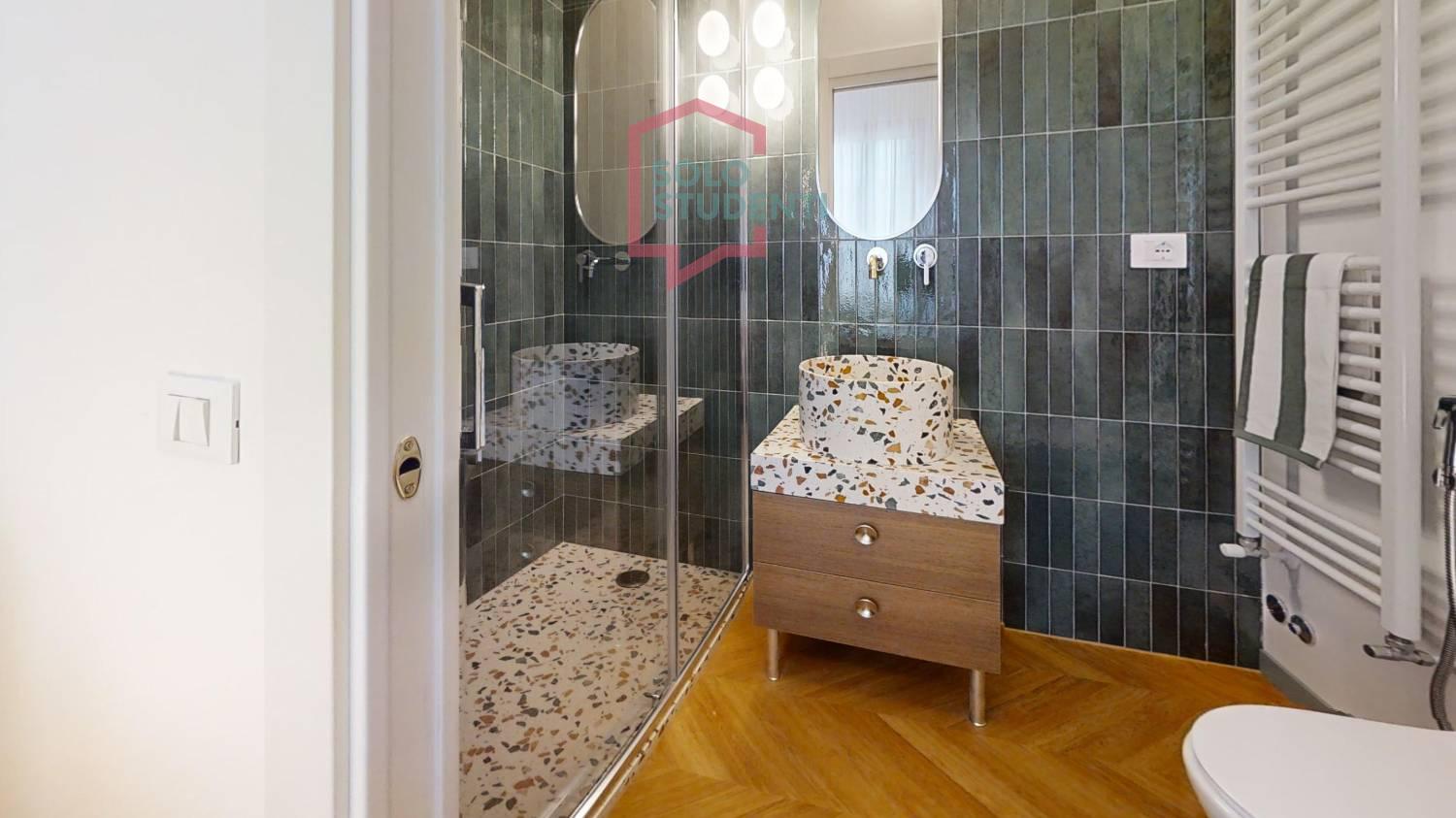 https://img.idia-cdn.it/images/wm/1759/50773/__IAAS1zU__San-Stae-Bathroom_3.jpg