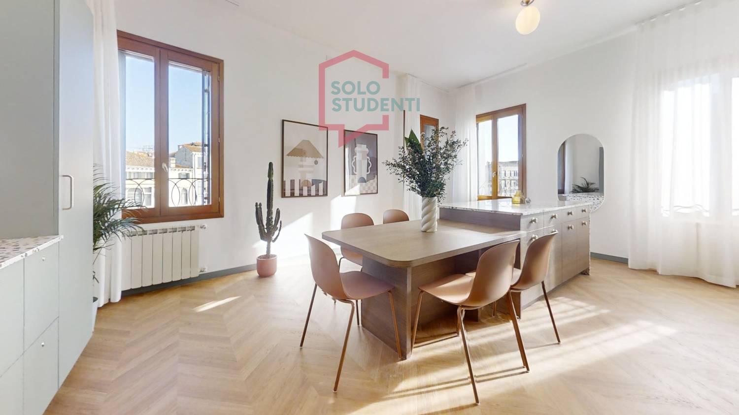 https://img.idia-cdn.it/images/wm/1759/50773/__IAAS1zU__San-Stae-Dining-Room_1.jpg