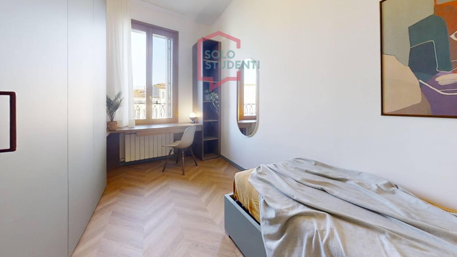 https://img.idia-cdn.it/images/wm/1759/50986/__IAAS1zU__San-Stae-Bedroom_12.jpg