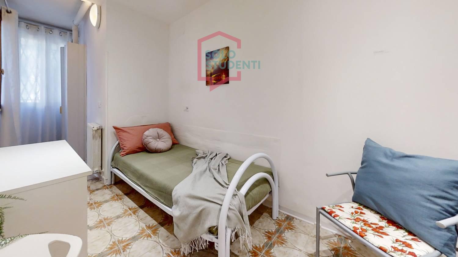 https://img.idia-cdn.it/images/wm/1759/51182/__IAAS1zU__Bedroom111.jpg