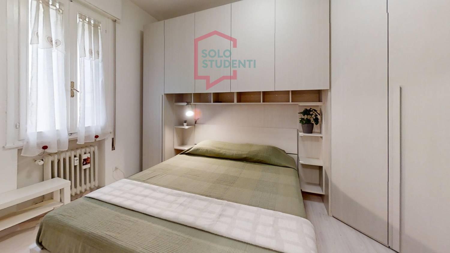 https://img.idia-cdn.it/images/wm/1759/51391/__IAAS1zU__Via-Ardigo-27-Padova-Bedroom.jpg