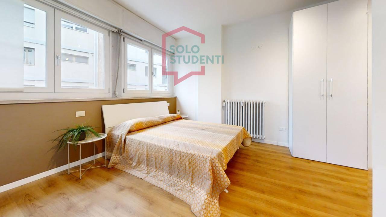 https://img.idia-cdn.it/images/wm/1759/51445/__IAAS1zU__Via-Mestrina-6-Scala-C-Bedroom_2.jpg