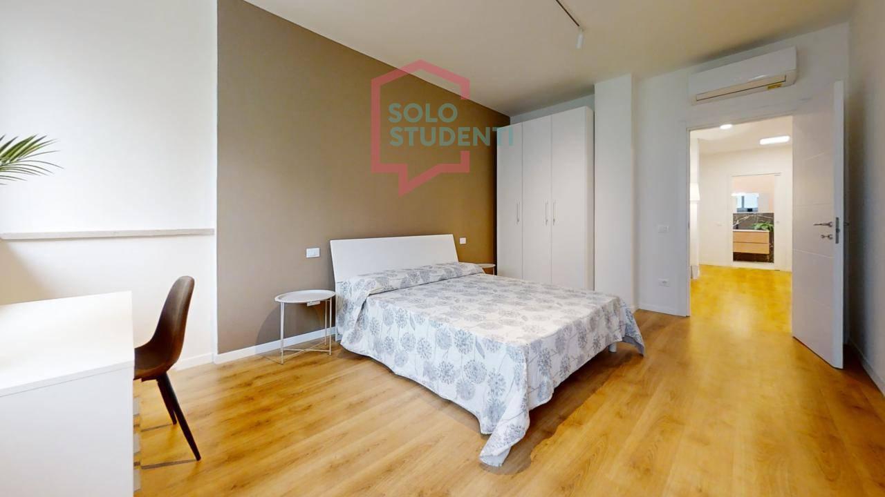 https://img.idia-cdn.it/images/wm/1759/51446/__IAAS1zU__Via-Mestrina-6-Scala-C-Bedroom_1.jpg