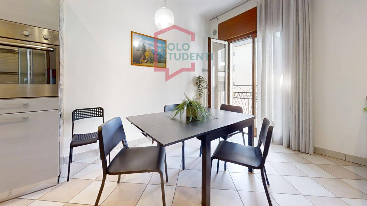 https://img.idia-cdn.it/images/wm/1759/51449/__IAAS1zU__Via-Tasso-13D-Dining-Room.jpg