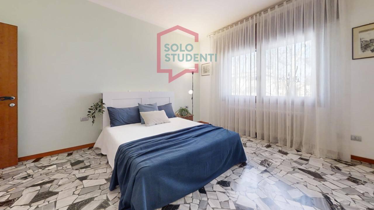 https://img.idia-cdn.it/images/wm/1759/51451/__IAAS1zU__Via-Tasso-13D-Bedroom_2.jpg