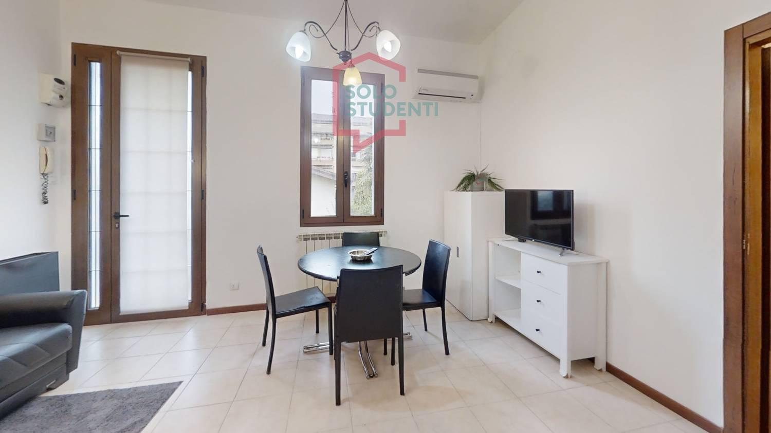 https://img.idia-cdn.it/images/wm/1759/51920/__IAAS1zU__Dining-Room6.jpg