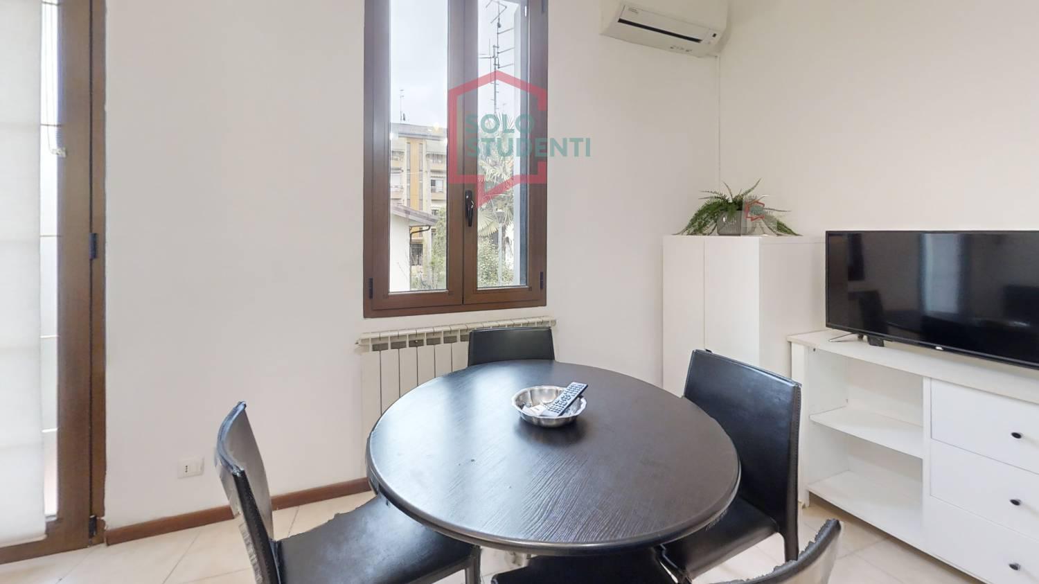 https://img.idia-cdn.it/images/wm/1759/51920/__IAAS1zU__Dining-Room7.jpg