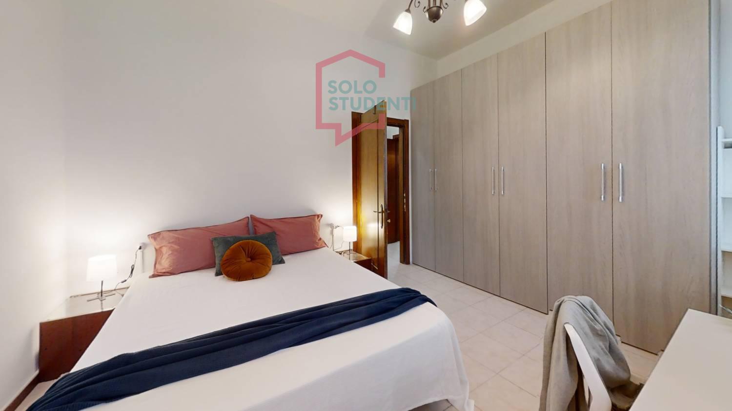 https://img.idia-cdn.it/images/wm/1759/51921/__IAAS1zU__Bedroom75.jpg