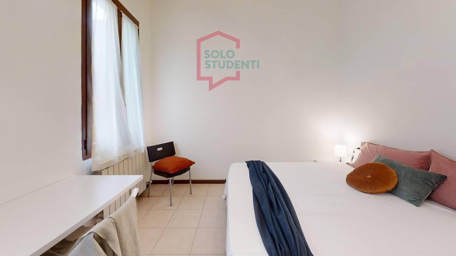 https://img.idia-cdn.it/images/wm/1759/51921/__IAAS1zU__Bedroom76.jpg