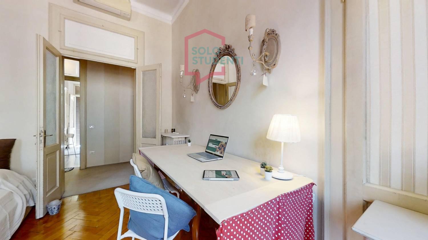 https://img.idia-cdn.it/images/wm/1759/52863/__IAAS1zU__Piazza-del-Castello-1-PD-22-06112025_193644.jpg