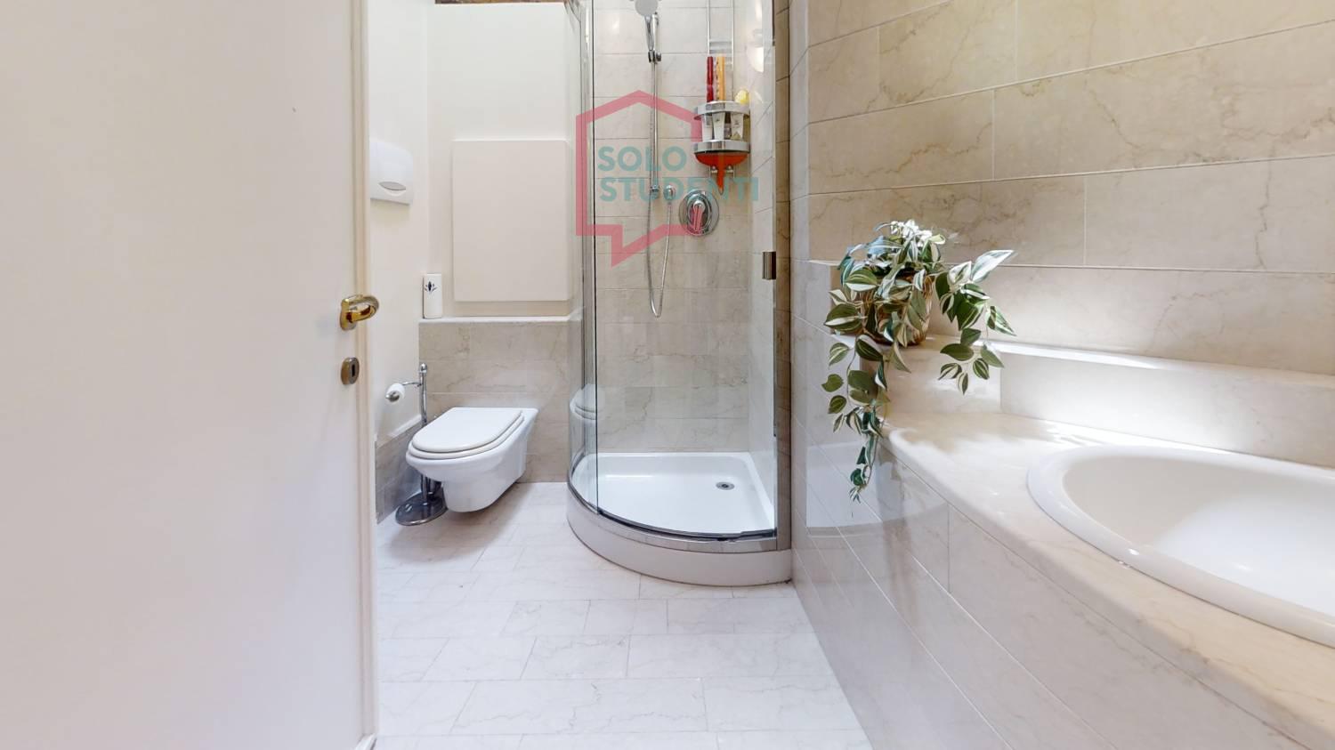 https://img.idia-cdn.it/images/wm/1759/53091/__IAAS1zU__Bathroom19.jpg