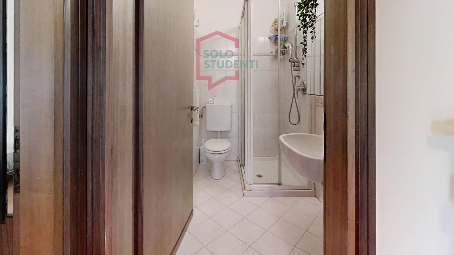 https://img.idia-cdn.it/images/wm/1759/53150/__IAAS1zU__PD-31-Via-Tirana-50-Bathroom_1.jpg
