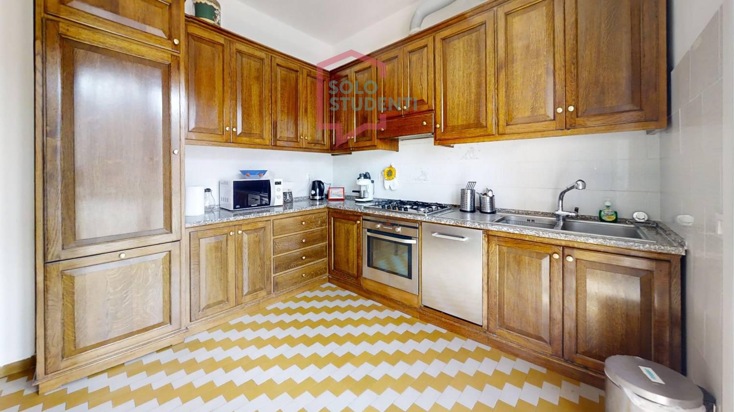 https://img.idia-cdn.it/images/wm/1759/53150/__IAAS1zU__PD-31-Via-Tirana-50-Kitchen.jpg