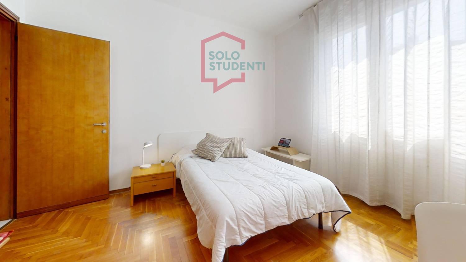 https://img.idia-cdn.it/images/wm/1759/53151/__IAAS1zU__PD-31-Via-Tirana-50-Bedroom.jpg