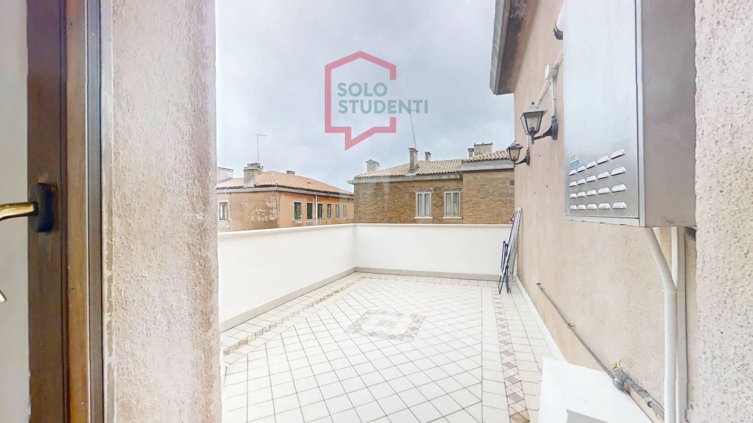https://img.idia-cdn.it/images/wm/1759/53267/__IAAS1zU__VE-23-Castello-2739-C-07012025_103130.jpg